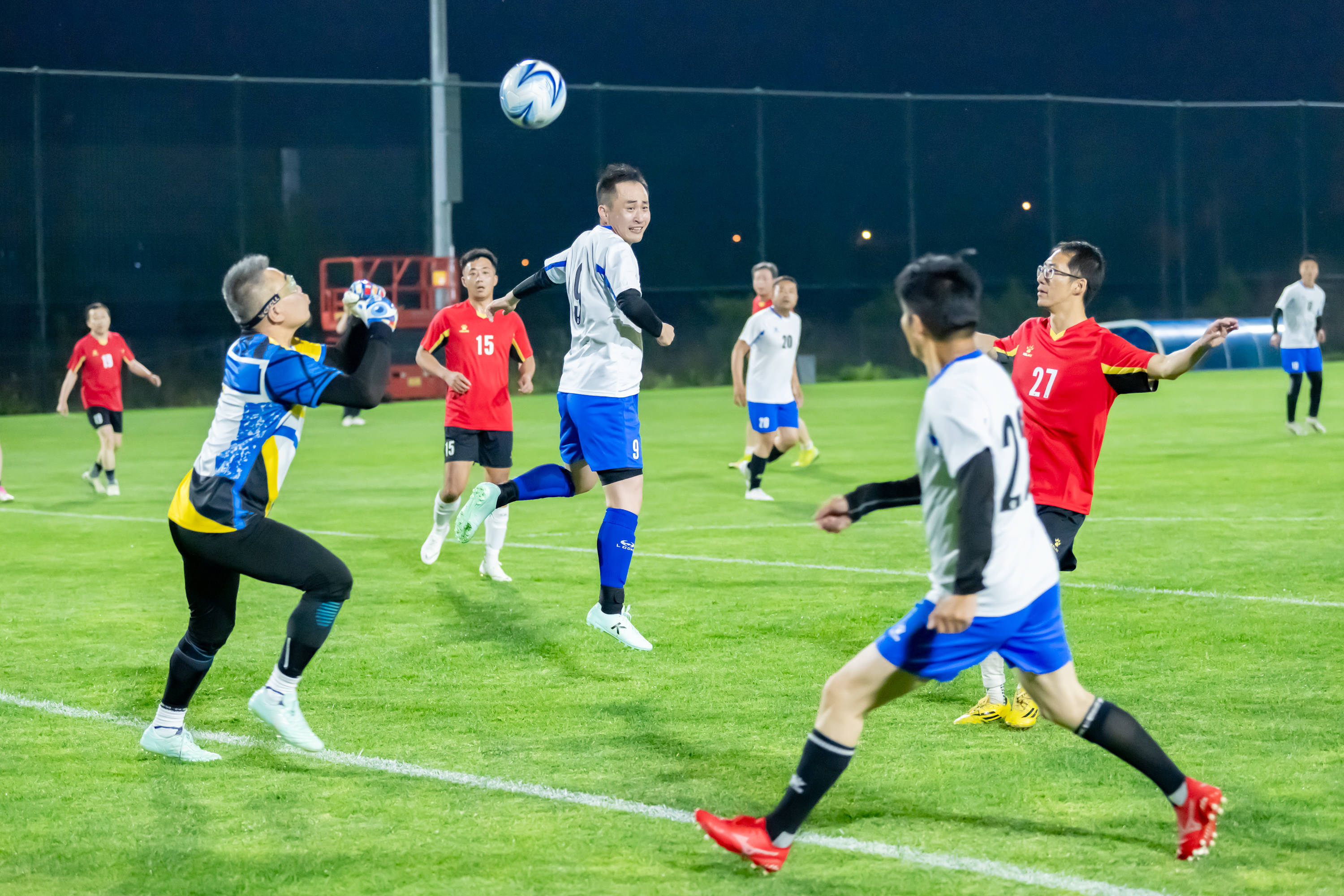 热身赛中 热身赛中