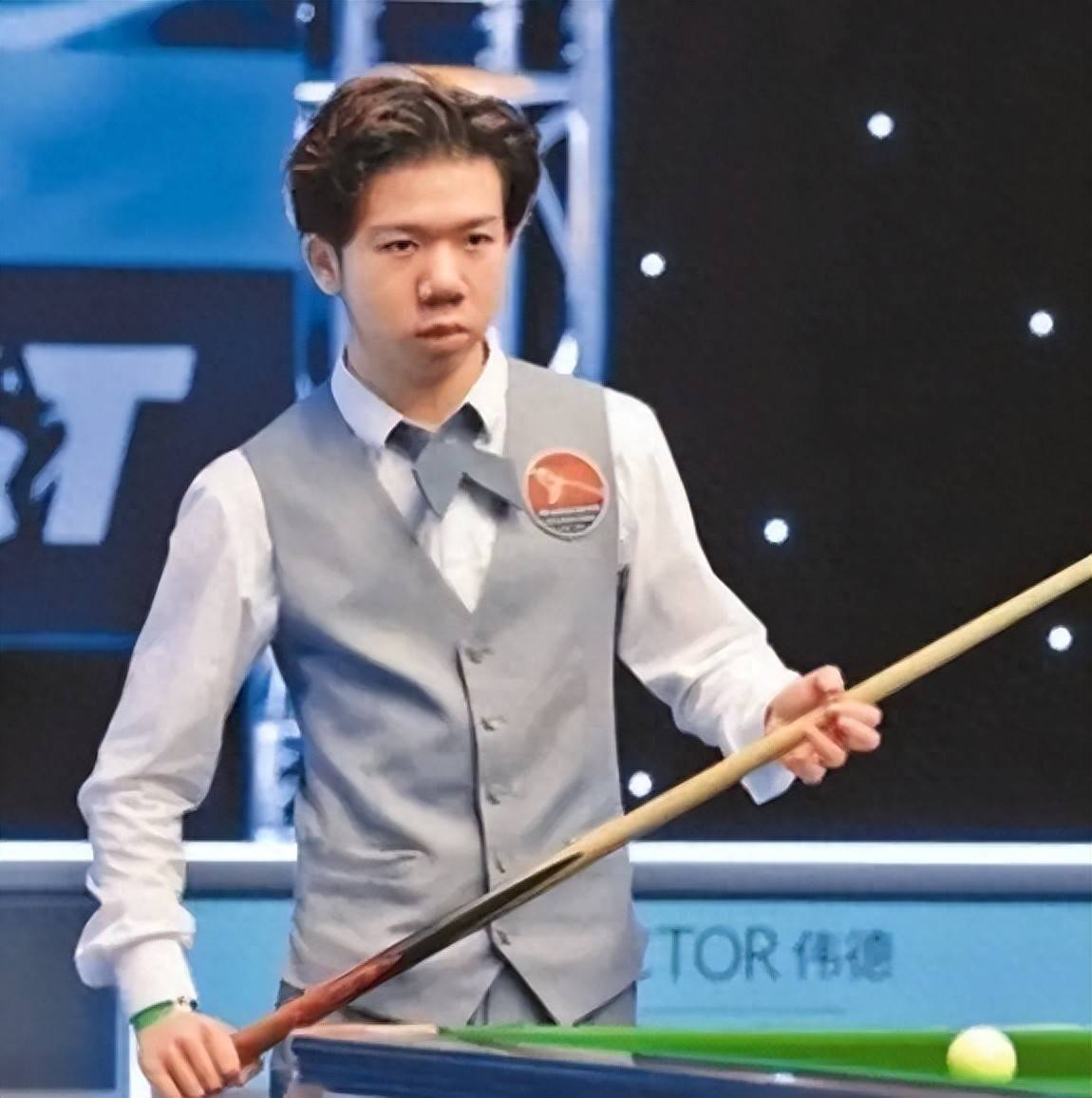 这使她尽管 这使她尽管