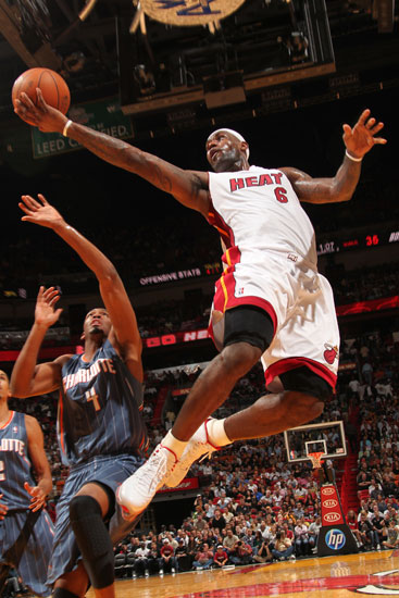 出防守者 出防守者